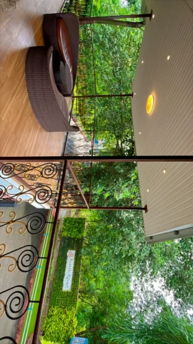 8D6CC437-93CE-48FF-BBED-568A247A9918